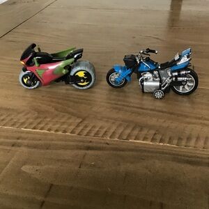 DC Super Friends Robin
TMNT Leonardo's Mini Moto-Cycle